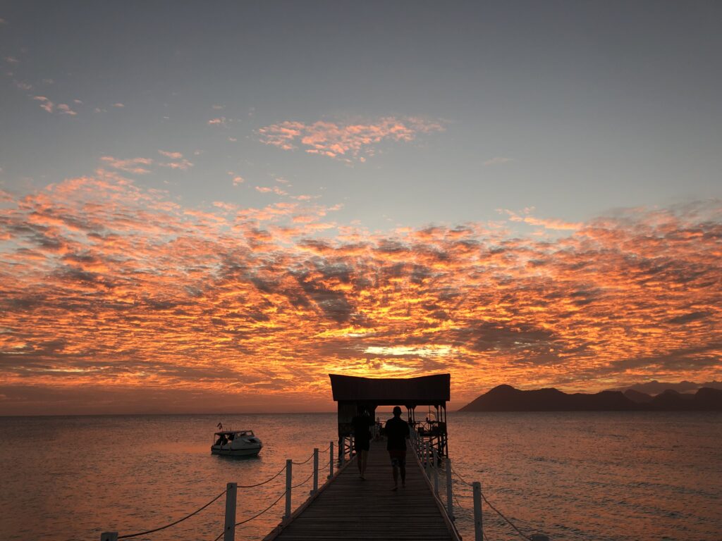 sunset pulau pom pom