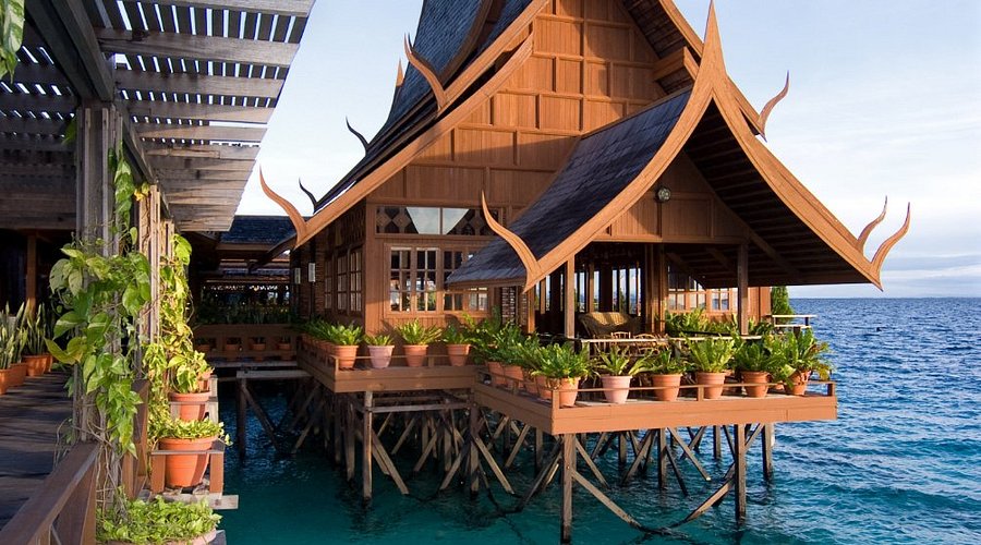 mabul water bungalow
