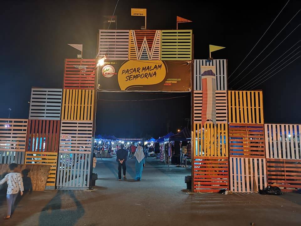 pasar malam semporna