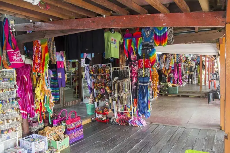 pasar tempatan & kedai cenderamatta