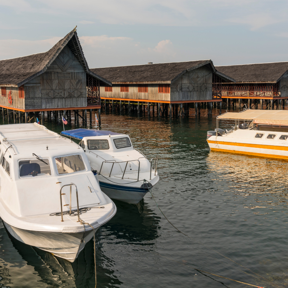 private boat vs charter boat